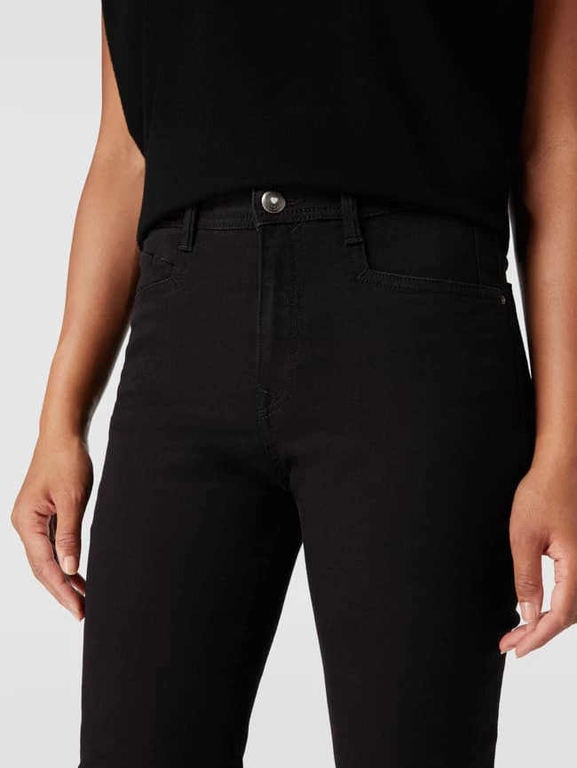 Brax Jeans Mit Label-Patch Aus Leder Modell 'Carola' - Schwarz 5 Brax Jeans Mit Label-Patch Aus Leder Modell 'Carola' - Schwarz – Bild 3